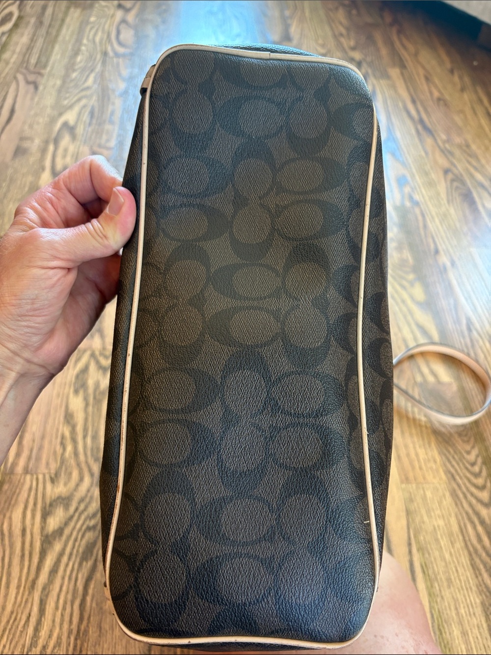 Coach Peyton Signature brown coated leather large purse - Picture 16 of 16